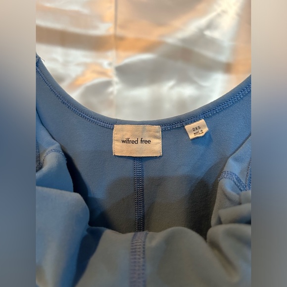 Aritzia one piece
Divinity 7" Jumpsuit - Picture 3 of 3